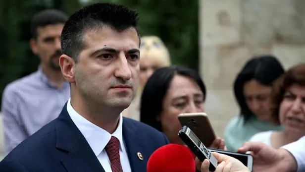 mehmet-ali-celebi-kimdir-ak-partiye-gecen-mehmet-ali-celebi-kac-yasinda-aslen-nereli-1665478552836.jpg Ak Parti'ye geçen Mehmet Ali Çelebi kaç yaşında, aslen nereli? Mehmet Ali Çelebi kimdir? - 2