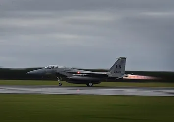 ABD'de F-16 uçağı düştü