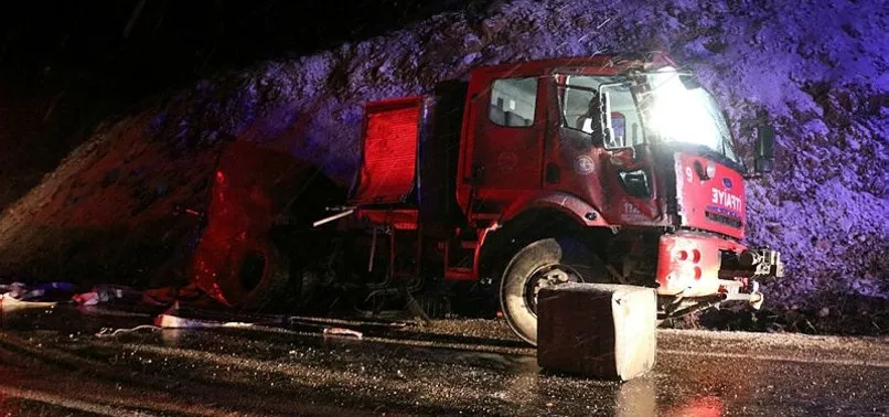 Yangına giden itfaiye kaza yaptı: 2'si ağır 5 kişi yaralandı