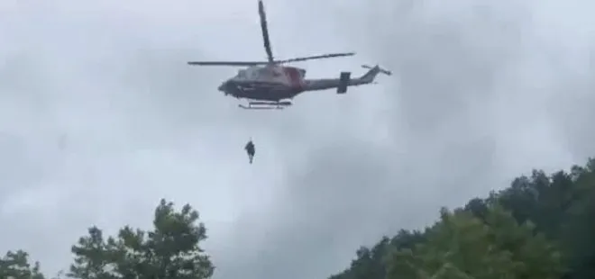 Şile’de şiddetli yağış sonrası sel felaketi: Mahsur kalan 2 kişi helikopterle kurtarıldı! O anlar kameraya böyle yansıdı...