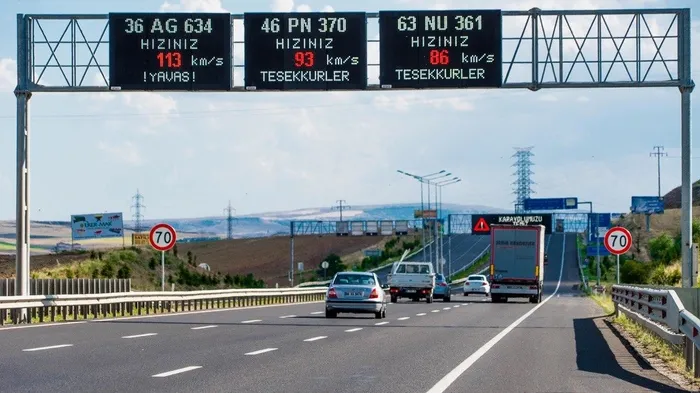 1712647400327.jpeg 81 ile akıllı yollar geliyor! Bakan Abdulkadir Uraloğlu duyurdu: Kaza riski en aza inecek - 2