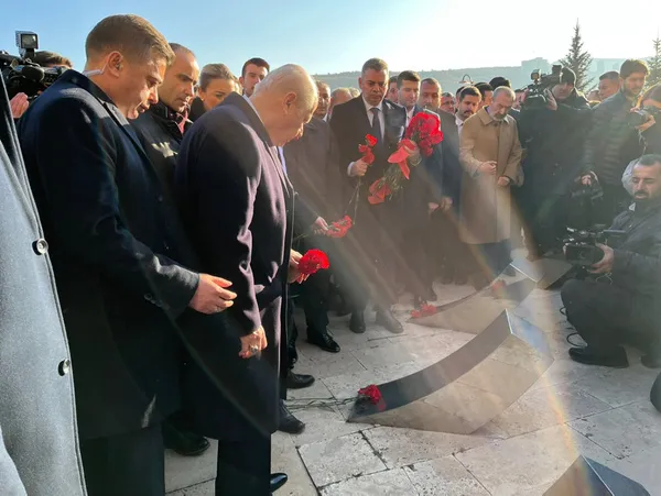 MHP’den Kızılcahamam’da ’seçim’ kampı! Devlet Bahçeli Ülkücü Şehitler Anıtı’nı ziyaret etti