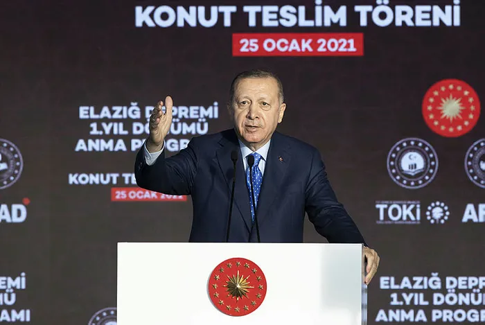 Son dakika: Başkan Erdoğan’dan Elazığ’daki deprem konutları teslim töreninde flaş mesajlar: Geri kalanları da 6 ay içinde bitireceğiz