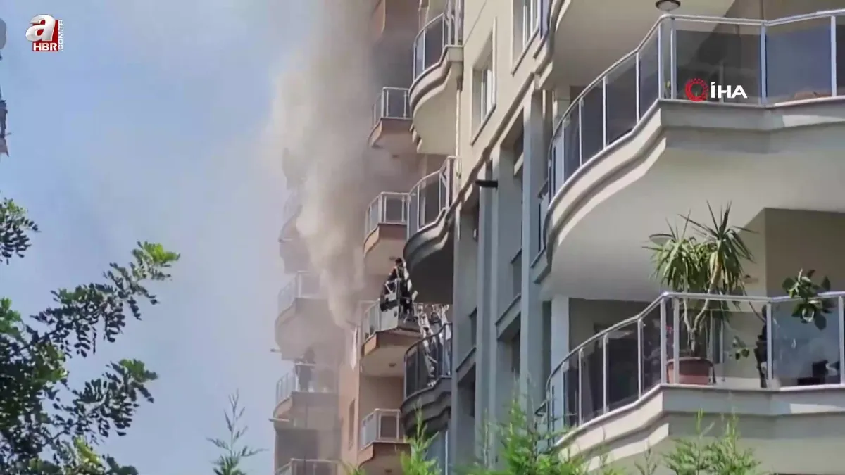 Aydın'da yedi katlı binada yangın paniği