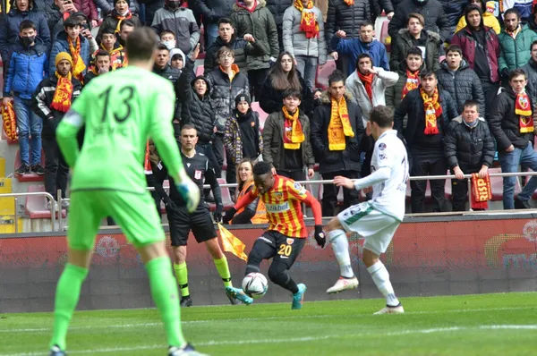 canli-kayserispor-konyaspor-maci-canli-anlatim-izle-1647176427515.jpg Konyaspor deplasmanda Kayserispor'u 3-2 mağlup etti - 3
