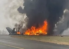 Havalimanında dehşet! İniş yapan jet düştü