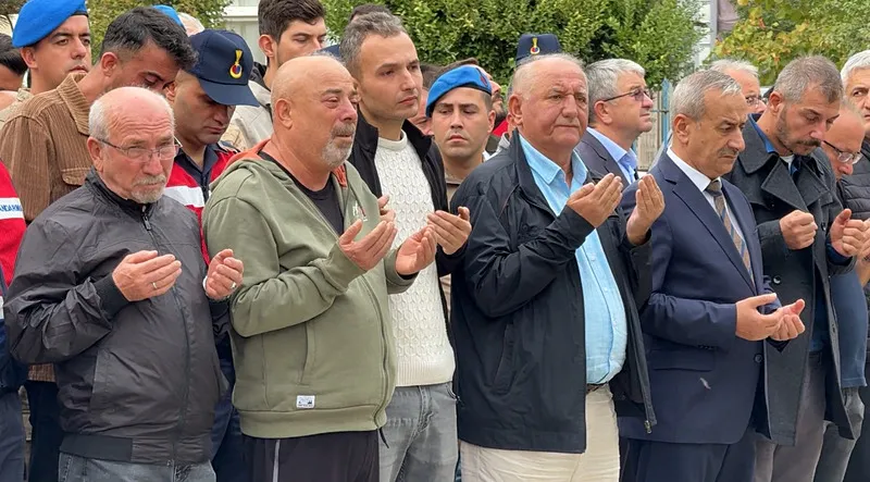 cansu-ogretmen-feci-kazadan-kurtulamadi-3-aylik-bebegi-ise-yogun-bakimda-hayat-mucadelesi-veriyor-1789711437312.png Cansu öğretmen feci kazadan kurtulamadı, 3 aylık bebeği ise yoğun bakımda hayat mücadelesi veriyor - 1