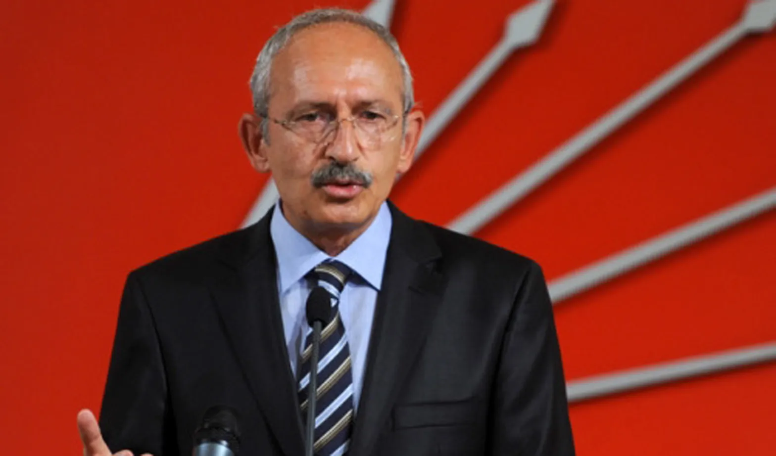 Figüran Kılıçdaroğlu cambazlık yapıyor