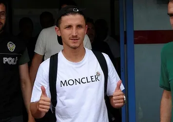 Trabzonspor'un yeni transferi Enis Bardhi Trabzon'a geldi