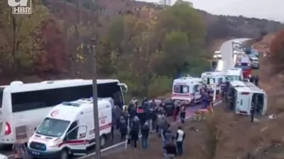 Otobüs devrildi: Çok sayıda yaralı var