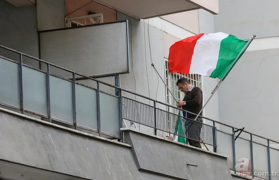 Papa Francis, koronavirüs karantinasında olan Roma caddelerinde gezindi 9