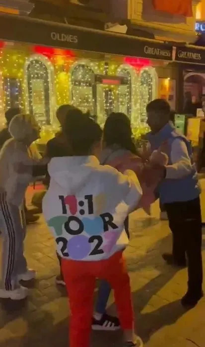 Sevgilisini başka kadınla yakalayınca ortalık karıştı! Taksim’de hareketli gece