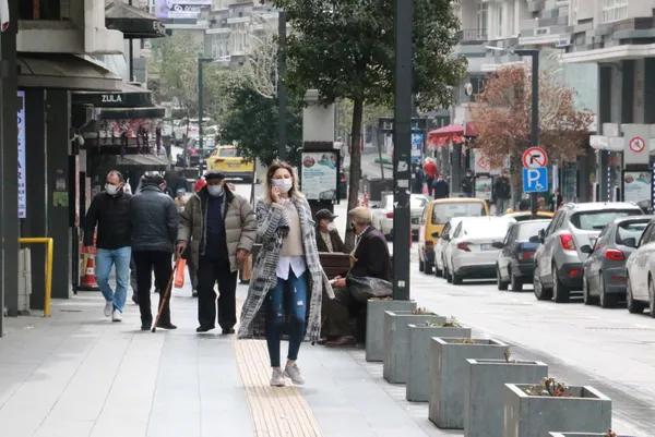 1616409208774.jpg Son dakika: 3 haftadır zirvede! Koronavirüsün tavan yaptığı Samsun'da sokaklar doldu taştı - 2