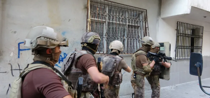 Son dakika: Mersin'de PKK/KCK operasyonu! Gözaltına alınanlar arasında HDP il eş başkanı da var