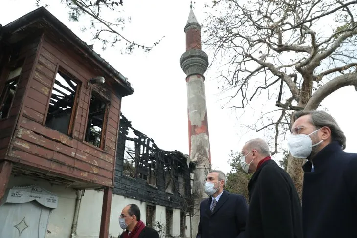 Başkan Erdoğan yangında küle dönen Vaniköy Camisi’nde incelemede bulundu