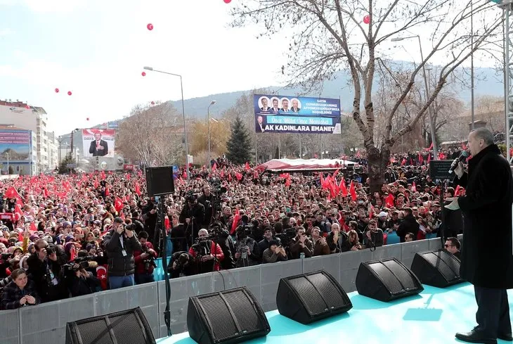 Başkan Erdoğan’ın Afyonkarahisar mitinginden çarpıcı kare!