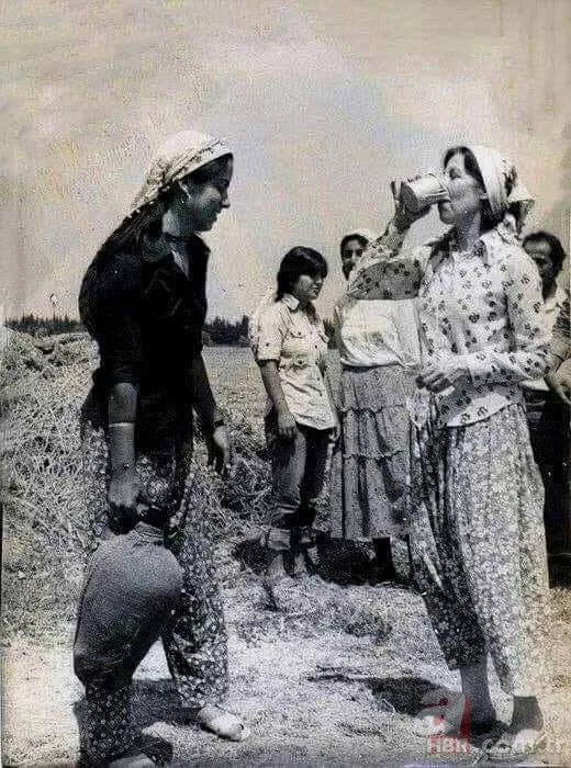 Rahşan Ecevit ve Bülent Ecevit’in yıllar önceki fotoğafları