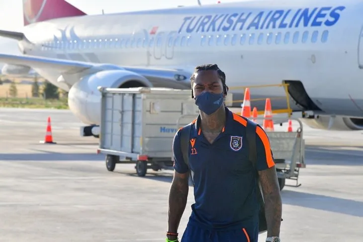 Medipol Başakşehir'e Eljero Elia'dan kötü haber!