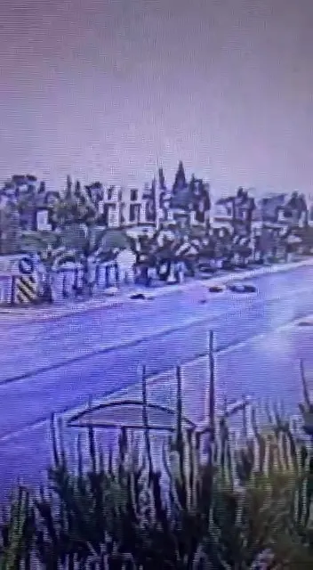 18-yasindaki-genc-trafik-kazasina-hayatini-kaybetti-feci-kaza-kamerada-1653054166335.jpg 18 yaşındaki genç trafik kazasına hayatını kaybetti! Feci kaza kamerada - 1