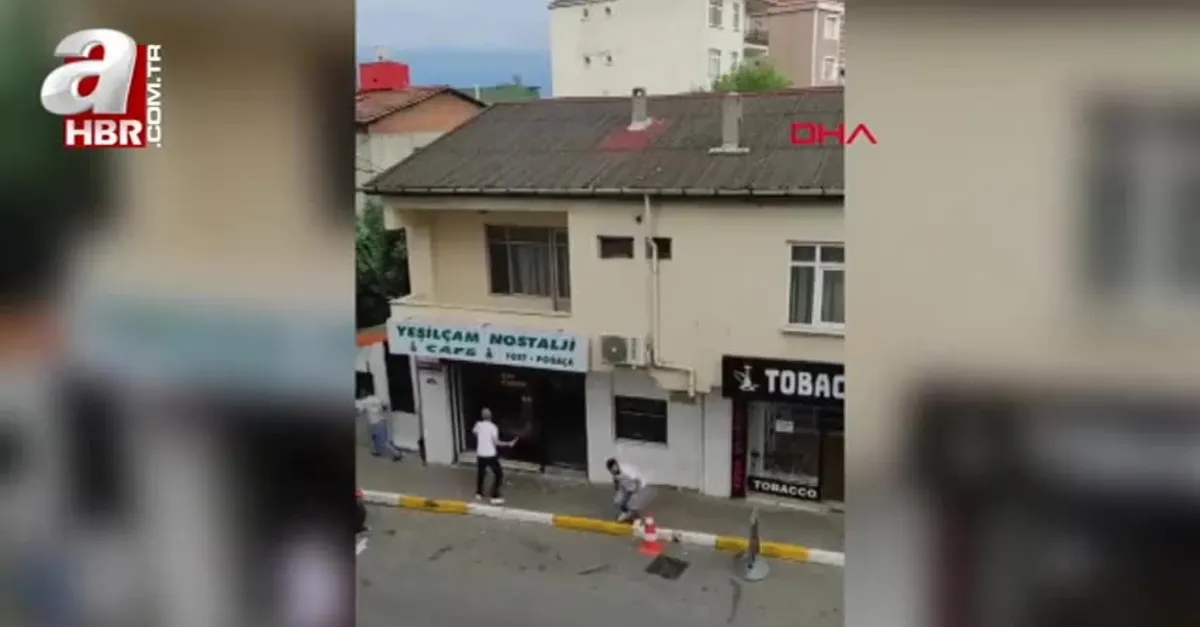 Pendik'te kafeye silahlı saldırı kamerada!