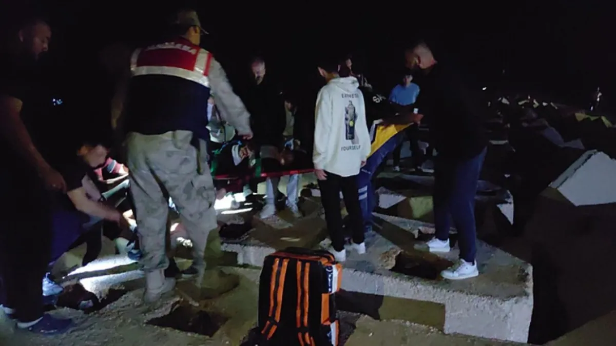 Hatay'da denize düşen genç kız için kurtarma operasyonu