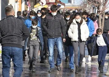 Koronavirüs vaka sayısı arttı yeni kısıtlama haberleri geldi! Çocuk parkları ve otoparklar kapatıldı