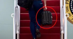 Gizemli siyah çanta Trump’ın olacak