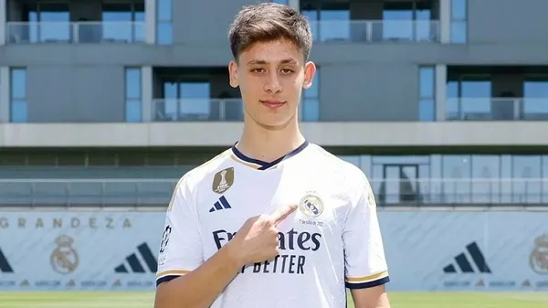 arda-guler-bu-aksam-oynayacak-mi-sosyal-medyada-paylasim-yapti-madrid-rayo-vallecano-muhtemel-11ler-1699195862296.jpeg Arda Güler bu akşam oynayacak mı? Sosyal medyada paylaşım yaptı! Arda Güler'in 4 aylık değişimi... - 4