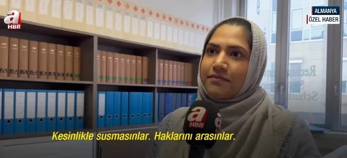 ozel-almanyada-gocmen-karsiti-skandal-ismi-nedeniyle-dislandi-turk-avukat-devreye-girdi-dosya-istinafa-tasindi-1770555925793.jpg ÖZEL | Almanya'da göçmen karşıtı skandal! İsmi nedeniyle dışlandı | Türk avukat devreye girdi: Dosya istinafa taşındı - 1