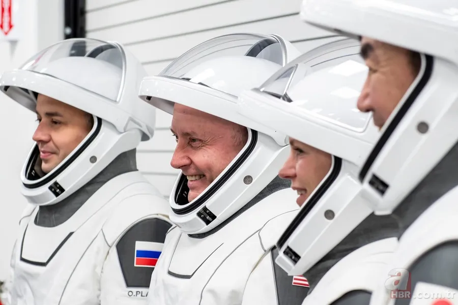 Astronotlar dünyaya dönüyor! NASA istasyonda ilk kez acil tahliye başlattı 4