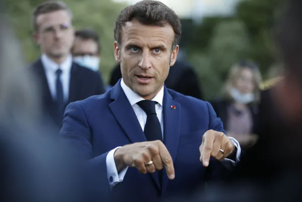 fransa-cumhurbaskani-macron-tahilin-ukrayna-disina-cikarilmasinda-turkiyenin-oneminin-altini-cizdi-1654032993692.jpg Fransa Cumhurbaşkanı Macron tahılın Ukrayna dışına çıkarılmasında Türkiye’nin öneminin altını çizdi - 2