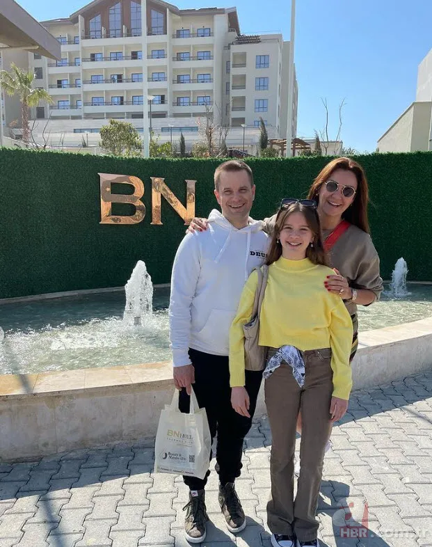 Mustafa Sandal’ın eşi Melis Sandal’ın paylaşımı sosyal medyayı kırdı geçti! “Kim demiş erkek adam emzirmez diye” 15