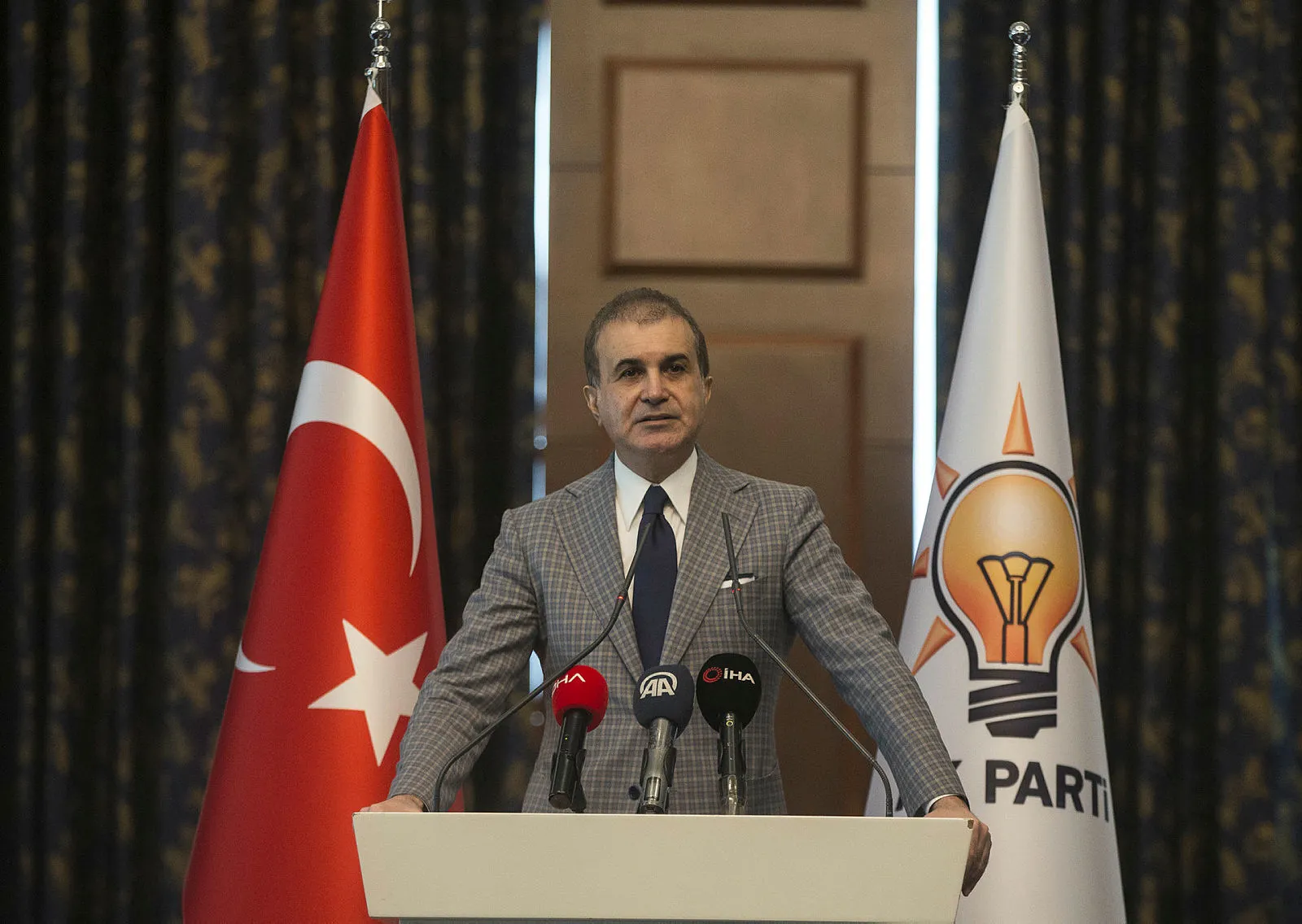 AK Parti Sözcüsü Ömer Çelik'ten Güney Kıbrıs'taki camiye yönelik faşist saldırıya sert tepki!