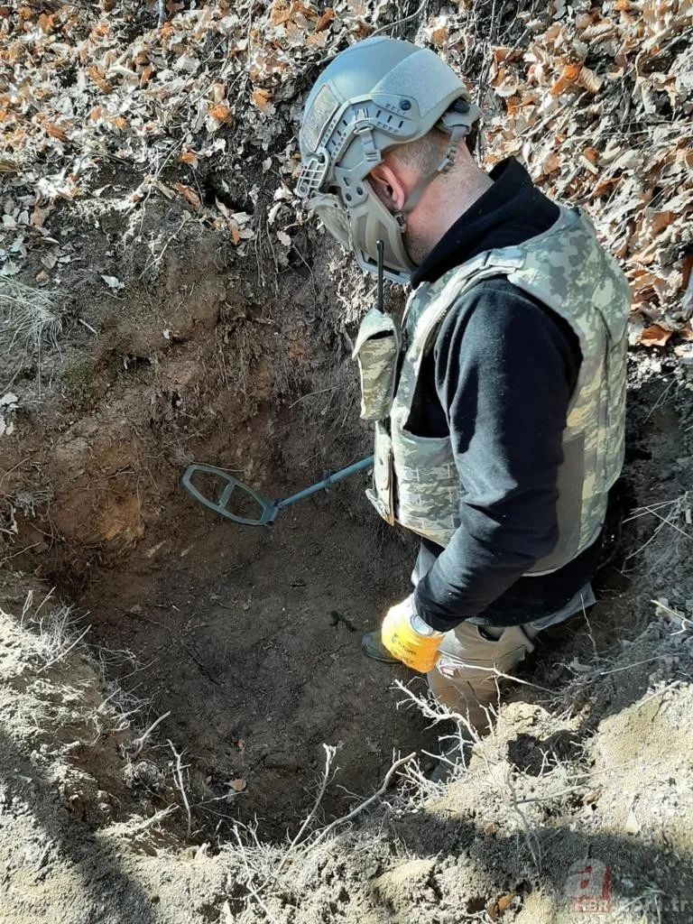 SON DAKİKA! Sivas'ta PKK terör örgütünün 4 sığınağı imha edildi 3