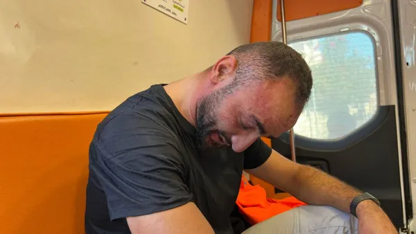 Katliamın gölgesinde 10. Cuma Namazı! Gazetecilere alçak saldırı! A Haber’de dehşet anlarını anlattı: Yere yatırıp dövdüler