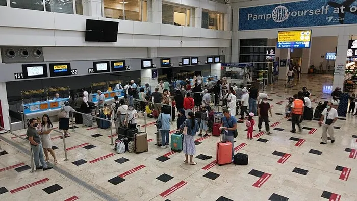 Ulaştırma ve Altyapı Bakanı Abdulkadir Uraloğlu açıkladı! İstanbul Havalimanı’nda tüm zamanların rekoru: Bir günde 245 bin 995 yolcu