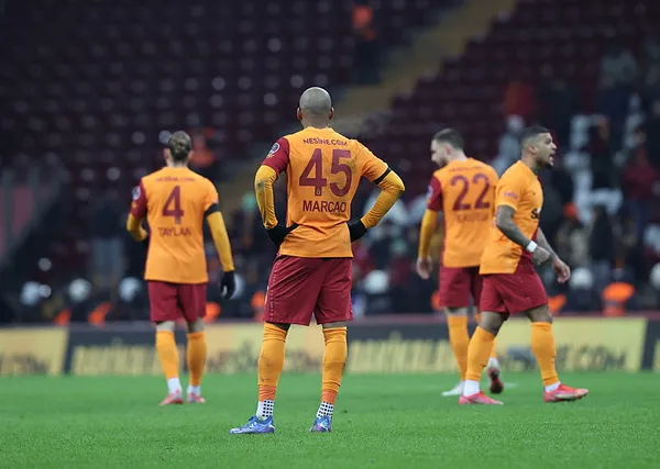 galatasaray-ve-basaksehir-pfdkya-sevk-edildi-1643134929292.jpg Galatasaray ve Başakşehir PFDK'ya sevk edildi - 2