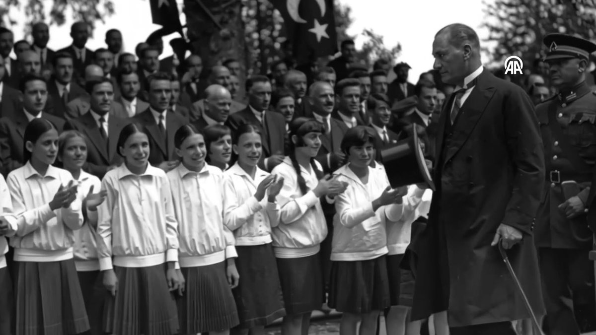 Arşivden çıkan fotoğraflar yapay zeka ile canlandırıldı! İşte 29 Ekim Cumhuriyet Bayramı'na özel video