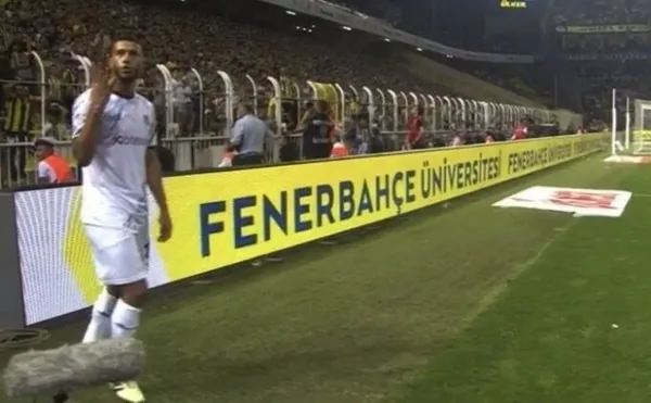 Younes Belhanda ve Henry Onyekuru Fenerbahçe tribünlerini çıldırttı! 4 yıldız ve ağlama hareketine büyük tepki...