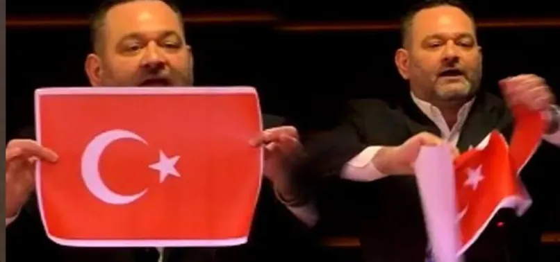 Yunanistan'da suç örgütü Altın Şafak Partisinin yöneticilerine 13'er yıl hapis cezası