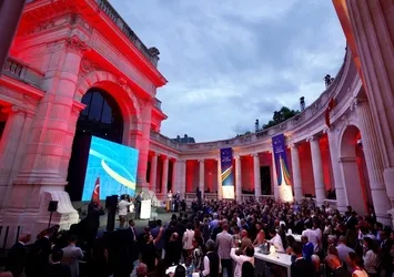 Paris gezisinin faturası İstanbulluya kesildi! CHP'nin sponsoru İBB çıktı