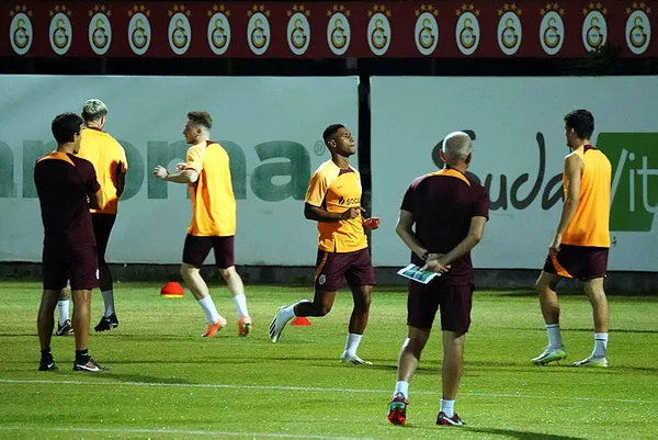 galatasaray-molde-maci-hazirliklarini-tamamladi-1693246957147.jpg Galatasaray Molde maçı hazırlıklarını tamamladı! Wilfried Zaha ve Hakim Ziyech antrenmanda yer almadı - 3