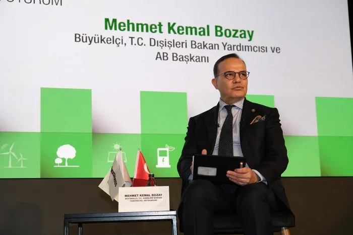 surdurulebilir-donusum-icin-yol-haritasi-is-dunyasi-ve-kamu-temsilcileri-surdurulebilir-yuzyil-zirvesinde-turk-1717758561796.jpeg İş dünyası ve kamu temsilcileri Sürdürülebilir Yüzyıl Zirvesi’nde Turkuvaz Medya'da buluştu: Türkiye 5.5G'ye geçiyor! Bakan Yardımcısı tarih vererek duyurdu - 4