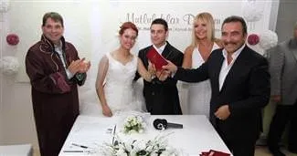 Ünlü şarkıcı Ümit Besen’in adı nikah dairesine verildi.