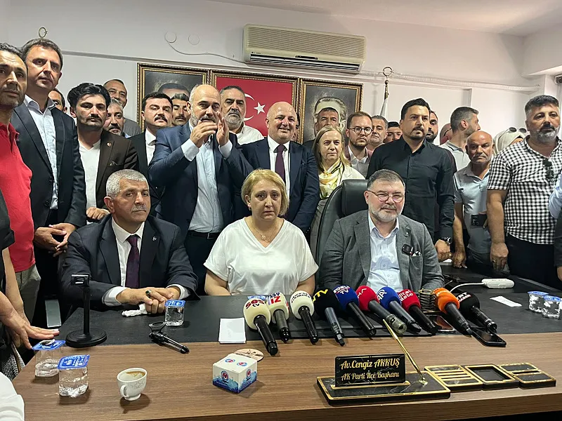 menderes-belediyesi-baskanvekiligini-cumhur-ittifaki-kazandi-1786968286749.jpg Menderes Belediyesi Başkanvekiliğini Cumhur İttifakı kazandı - 2