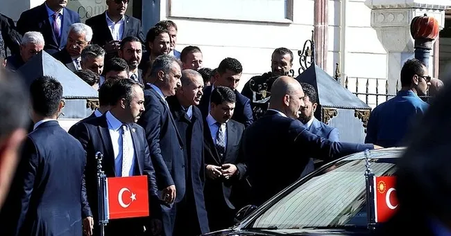 Başkan Erdoğan, cuma namazını Başyazıcıoğlu Camisi'nde kıldı - 1