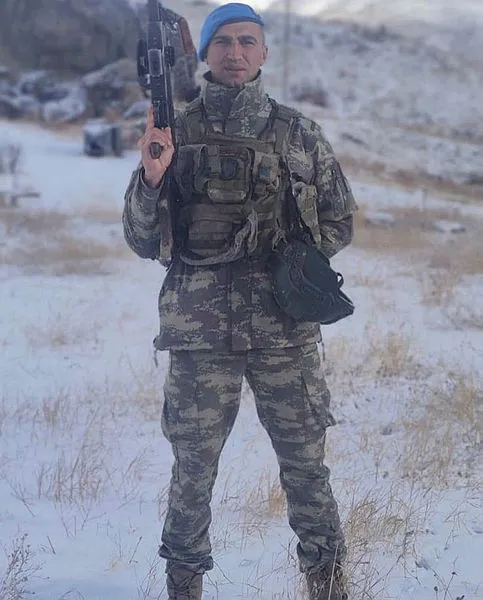 6-ile-sehir-atesi-dustu-turkiyenin-yuregi-yandi-sehit-olacagini-hisseden-kahraman-1703320973238.jpg 6 ile şehit ateşi düştü Türkiye'nin yüreği yandı! Şehit olacağını hisseden kahraman - 4