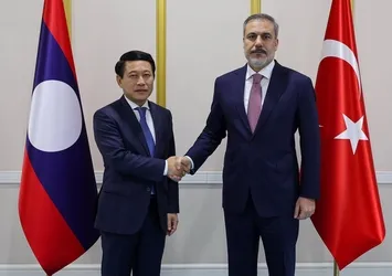 Dışişleri Bakanı Hakan Fidan Laoslu mevkidaşıyla görüştü