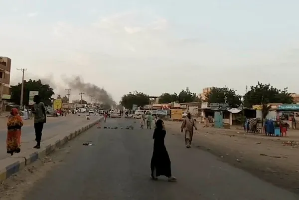 Son dakika: Sudan’da askeri darbe girişimi: Başbakan ve parti liderleri tutuklandı