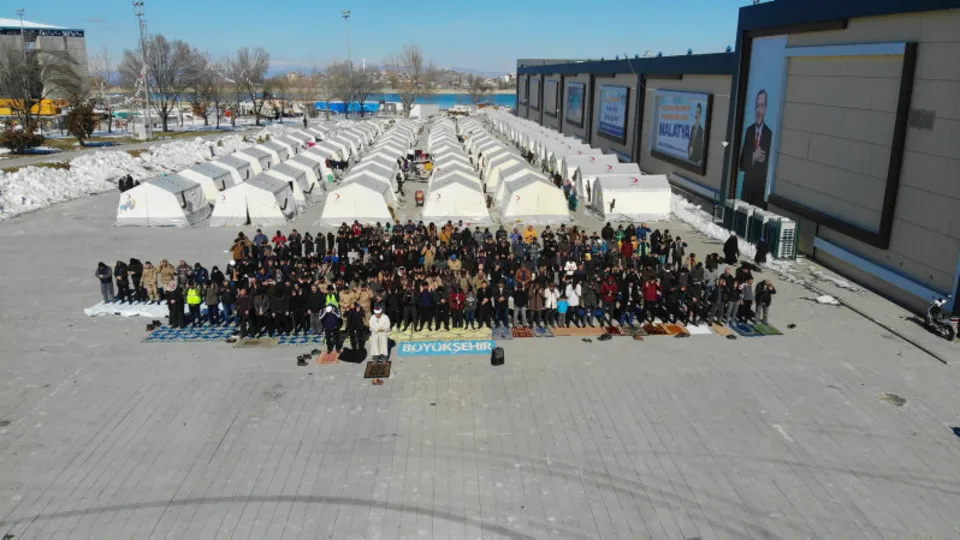 Mescid-i Aksa’dan Edirne’ye Sinop’tan Hatay’a! Depremde hayatını kaybedenler için gıyabi cenaze namazı kılındı